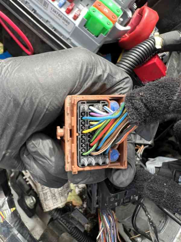 CITROEN RELAY SID208 ECU plug